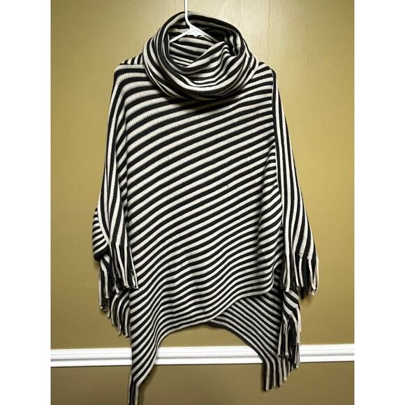 Unknown Accessories - Women’s Striped Pancho